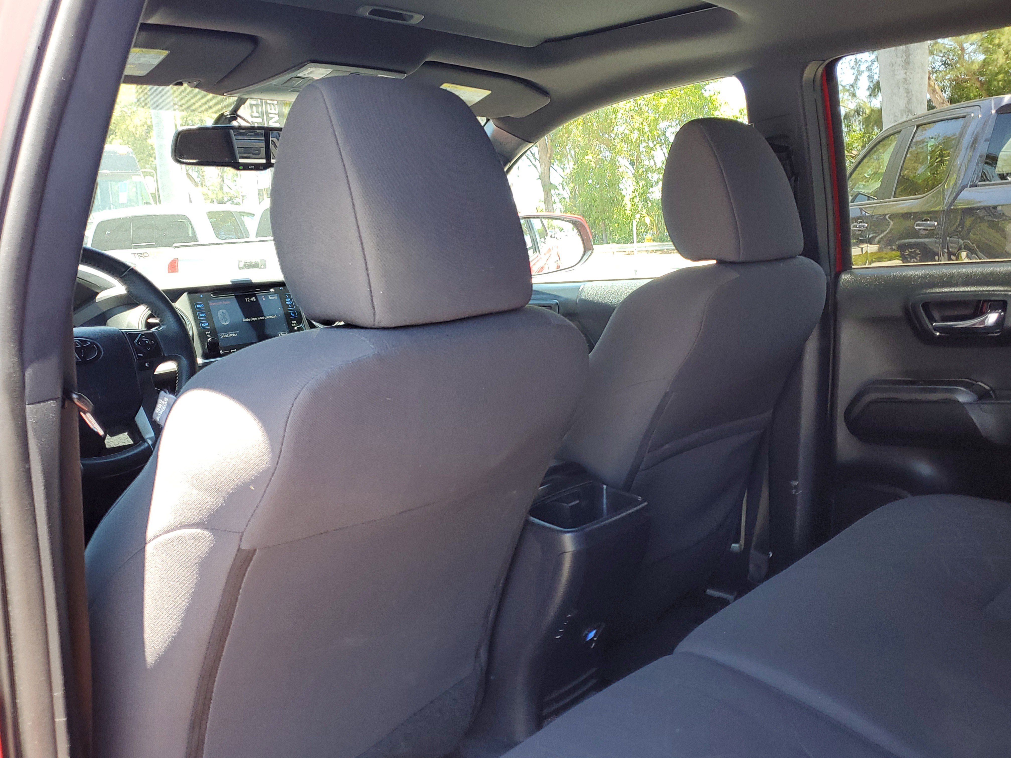 Used 2017 Toyota Tacoma TRD Sport w/ Premium & Technology Package image 11