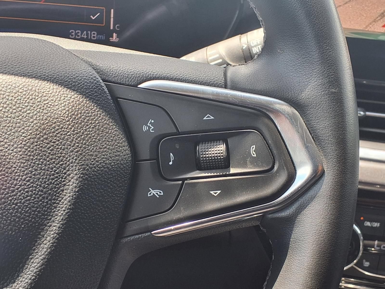Used 2025 Chevrolet Trax ACTIV w/ Sunroof Package FWD image 16