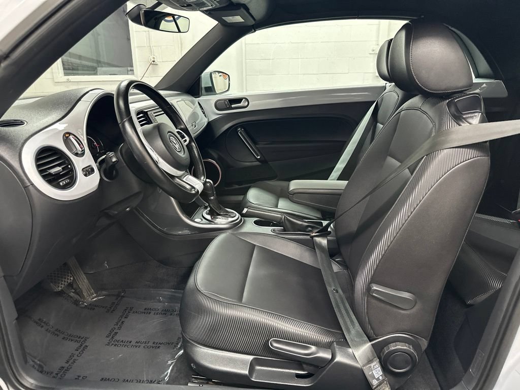 Used 2019 Volkswagen Beetle 2.0T SE FWD image 23