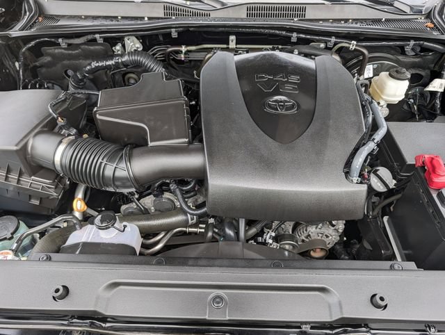 Used 2023 Toyota Tacoma SR5 AWD/4WD image 33