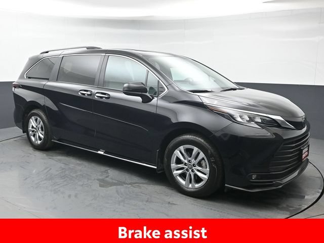 Certified 2026 Toyota Sienna XLE AWD/4WD image 10