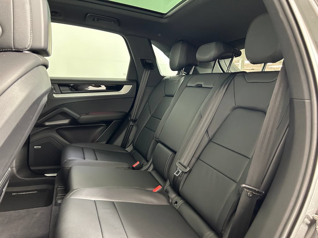 Certified 2026 Porsche Cayenne AWD/4WD image 27