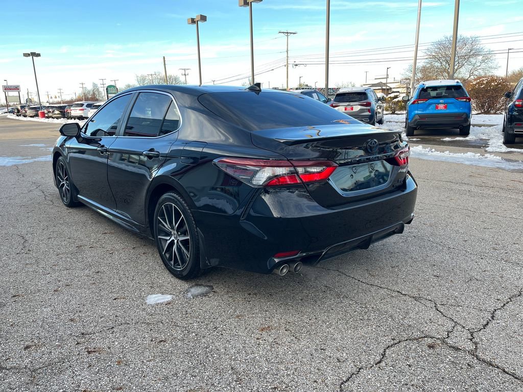 Certified 2023 Toyota Camry SE image 3