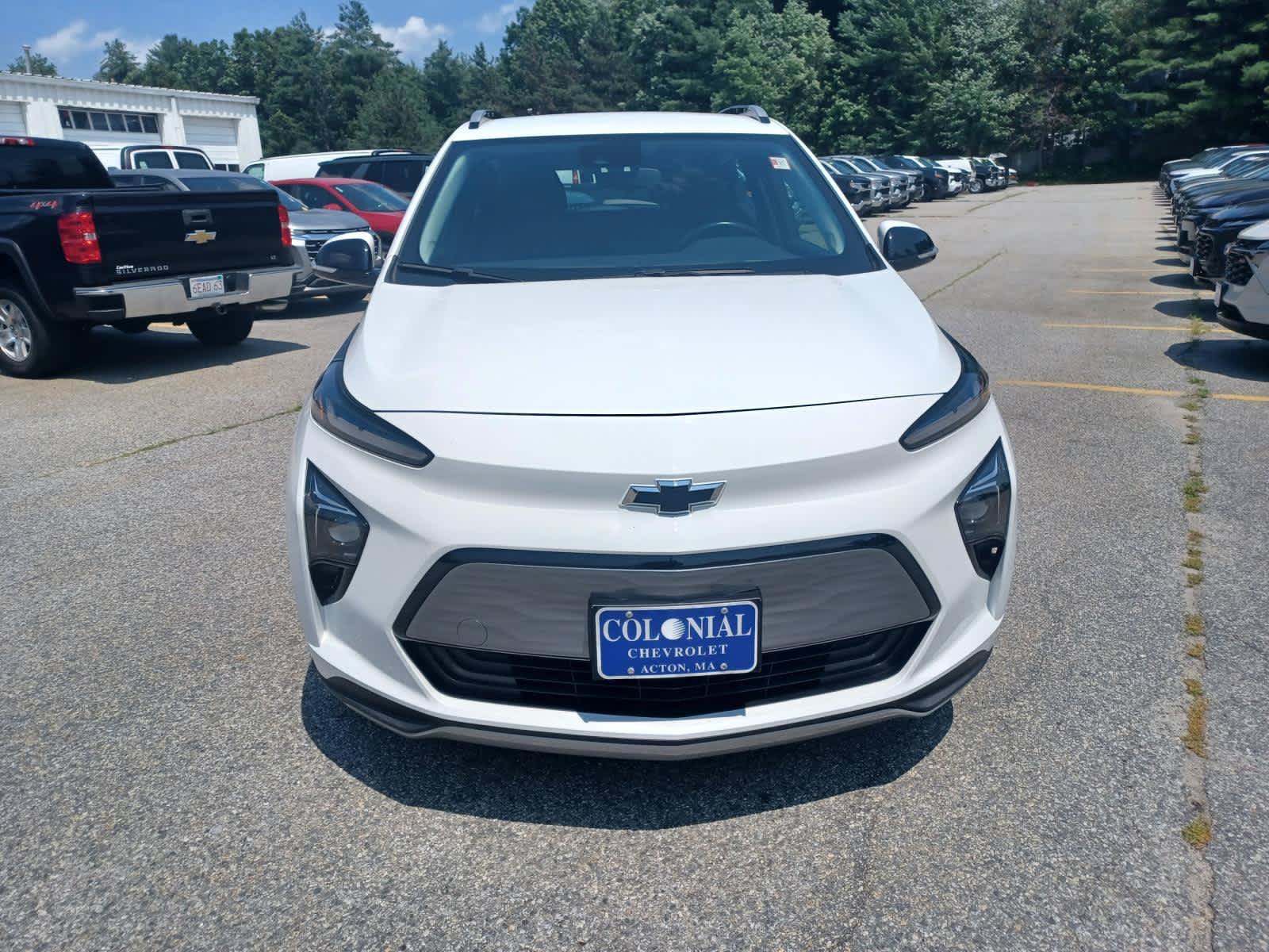 Used 2023 Chevrolet Bolt EUV LT w/ Comfort Package FWD image 17
