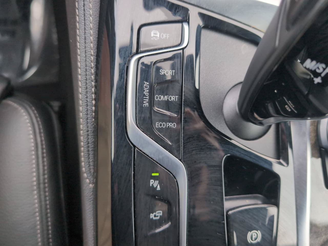 Used 2022 BMW M550i xDrive w/ Executive Package AWD/4WD image 32