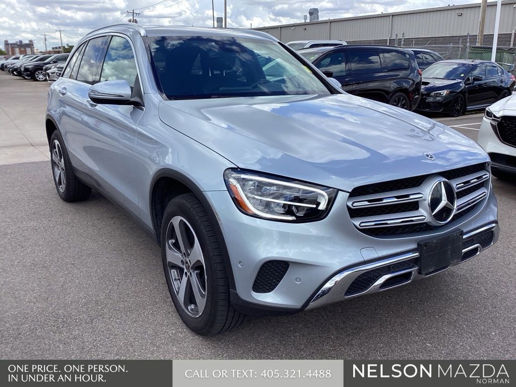 Used 2022 Mercedes-Benz GLC 300 4MATIC image 3