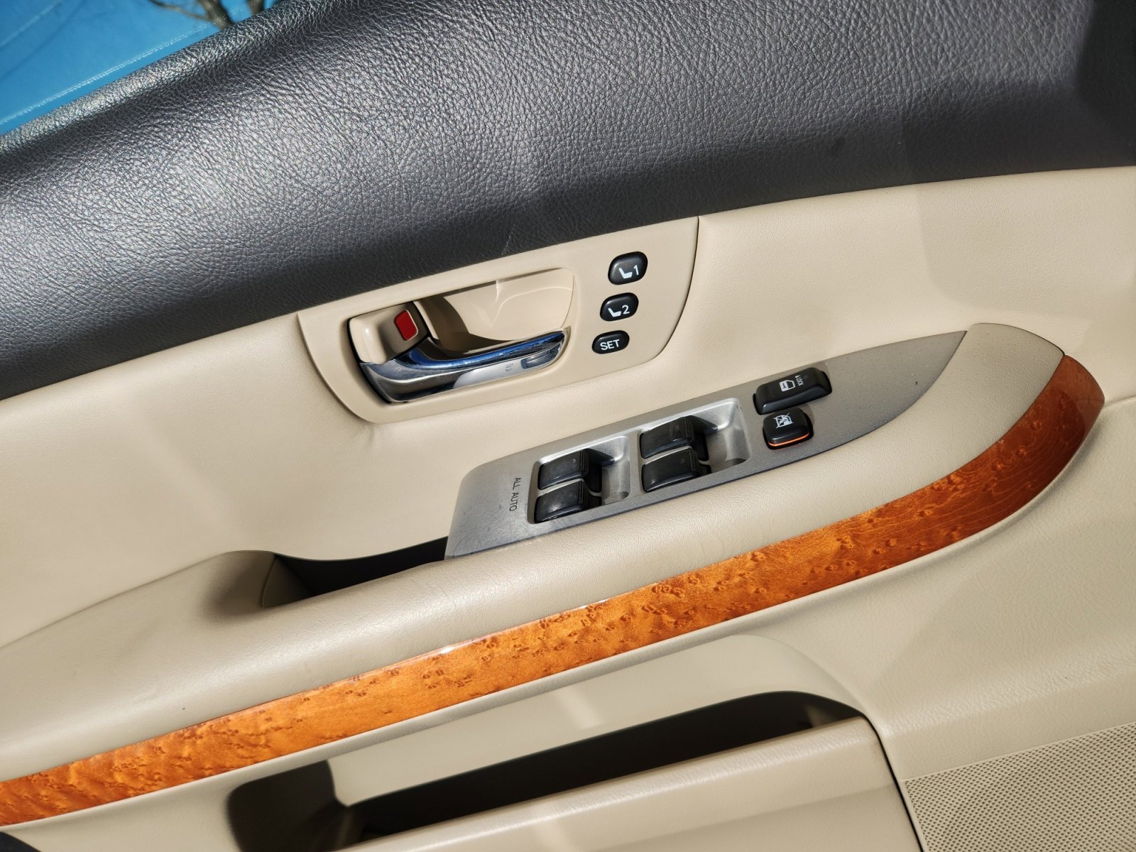 Used 2007 Lexus RX 400h AWD image 16