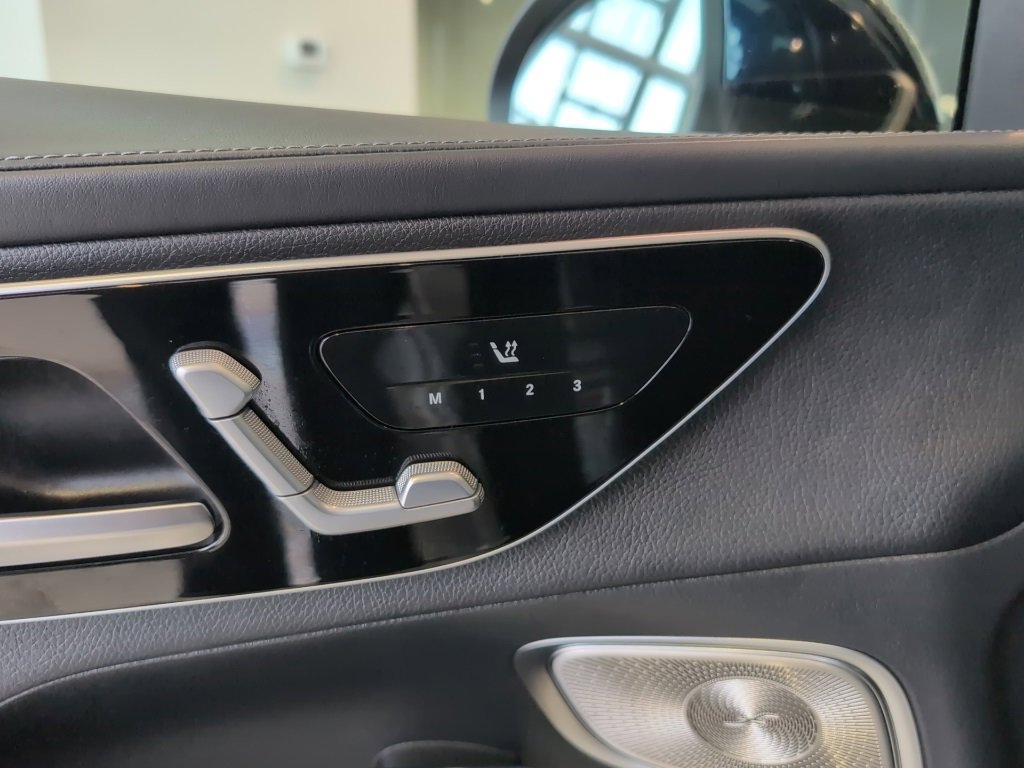 Used 2023 Mercedes-Benz GLC 300 4MATIC image 9