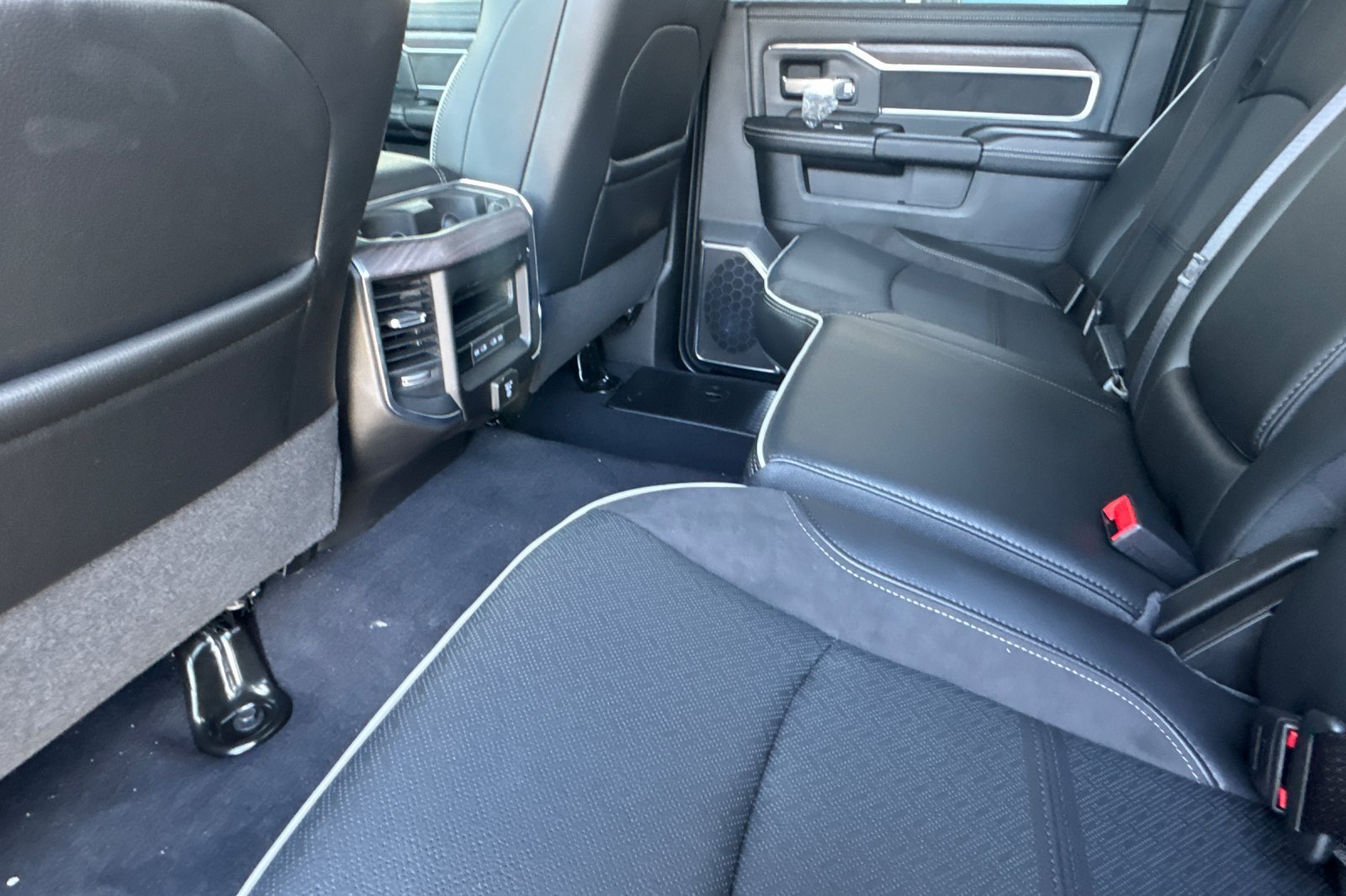 New 2027 RAM 3500 Laramie w/ Night Edition AWD/4WD image 11
