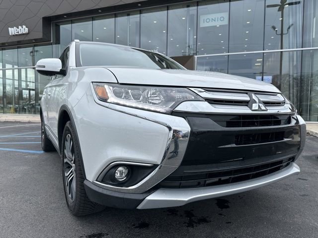 Used 2018 Mitsubishi Outlander SEL image 2