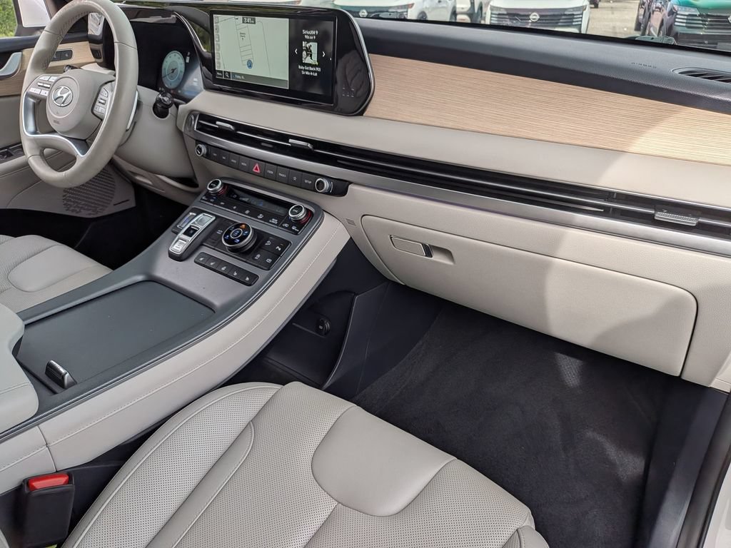 Used 2024 Hyundai Palisade Limited AWD/4WD image 36