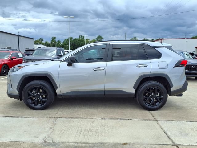 Used 2021 Toyota RAV4 LE FWD image 9