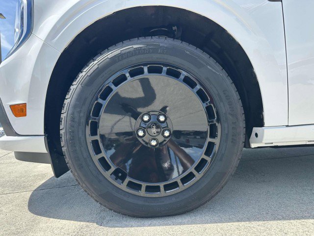 New 2025 Ford Maverick Lobo image 11