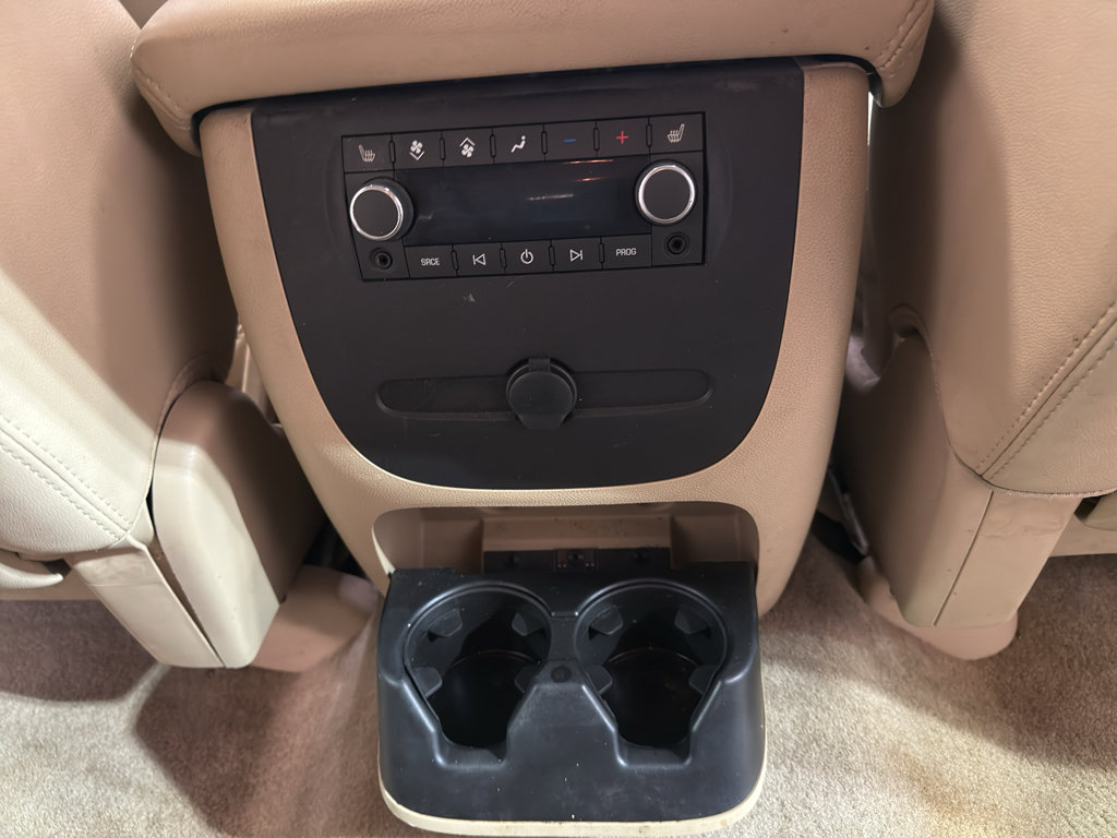 Used 2014 Chevrolet Suburban LT w/ Luxury Package image 27