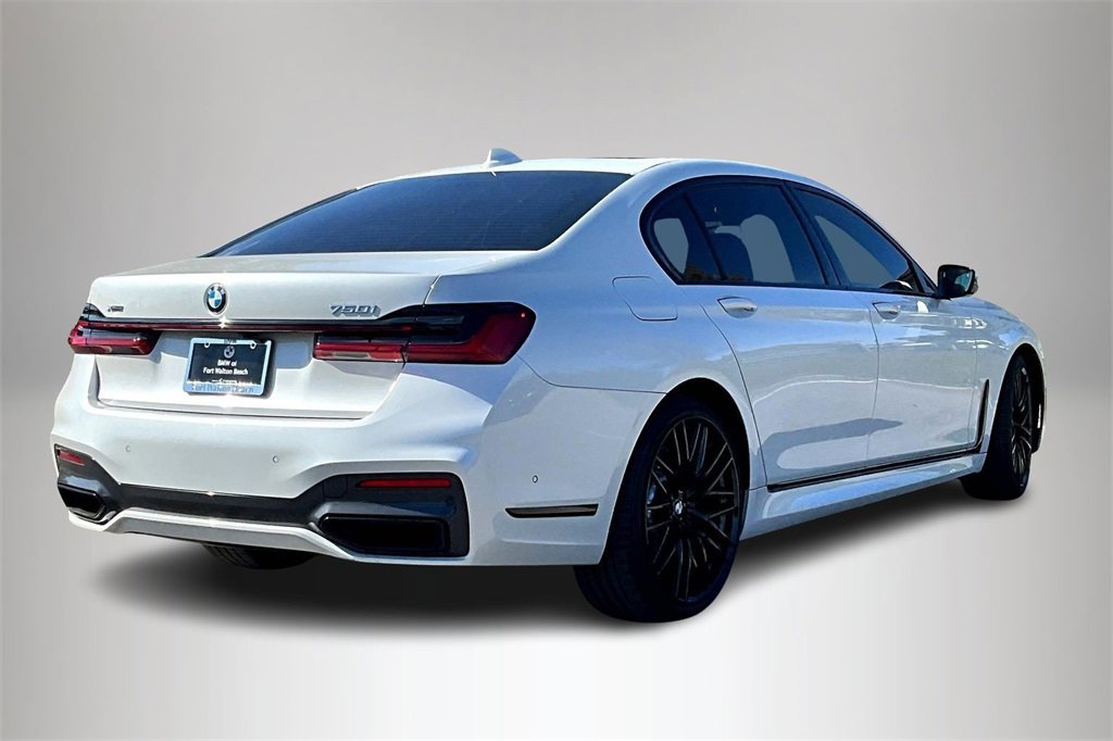 Used 2022 BMW 750i xDrive w/ Luxury Rear Seating Package image 5
