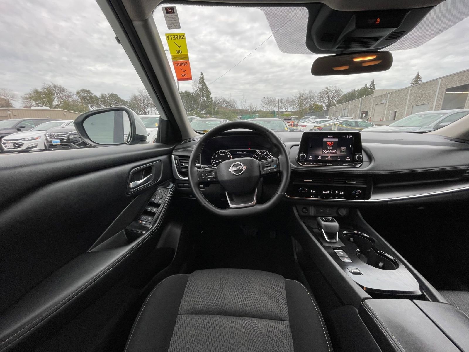 Used 2025 Nissan Rogue SV image 36