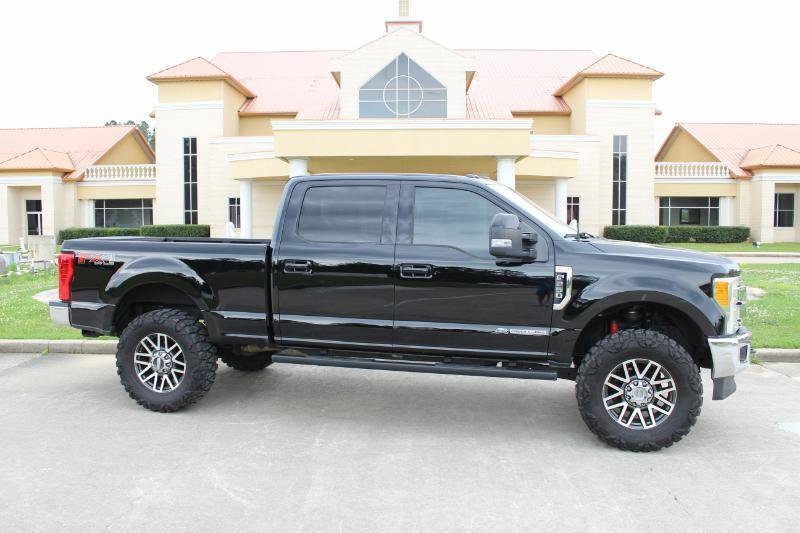 Used 2017 Ford F250 Lariat w/ FX4 Off-Road Package image 2