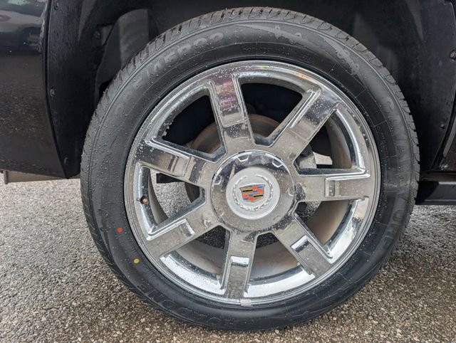 Used 2013 Cadillac Escalade Luxury image 27