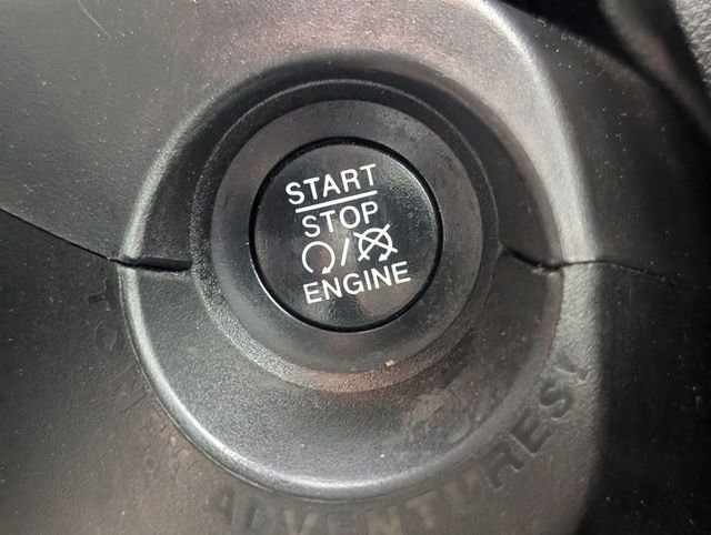 Used 2020 Jeep Renegade Latitude FWD image 22