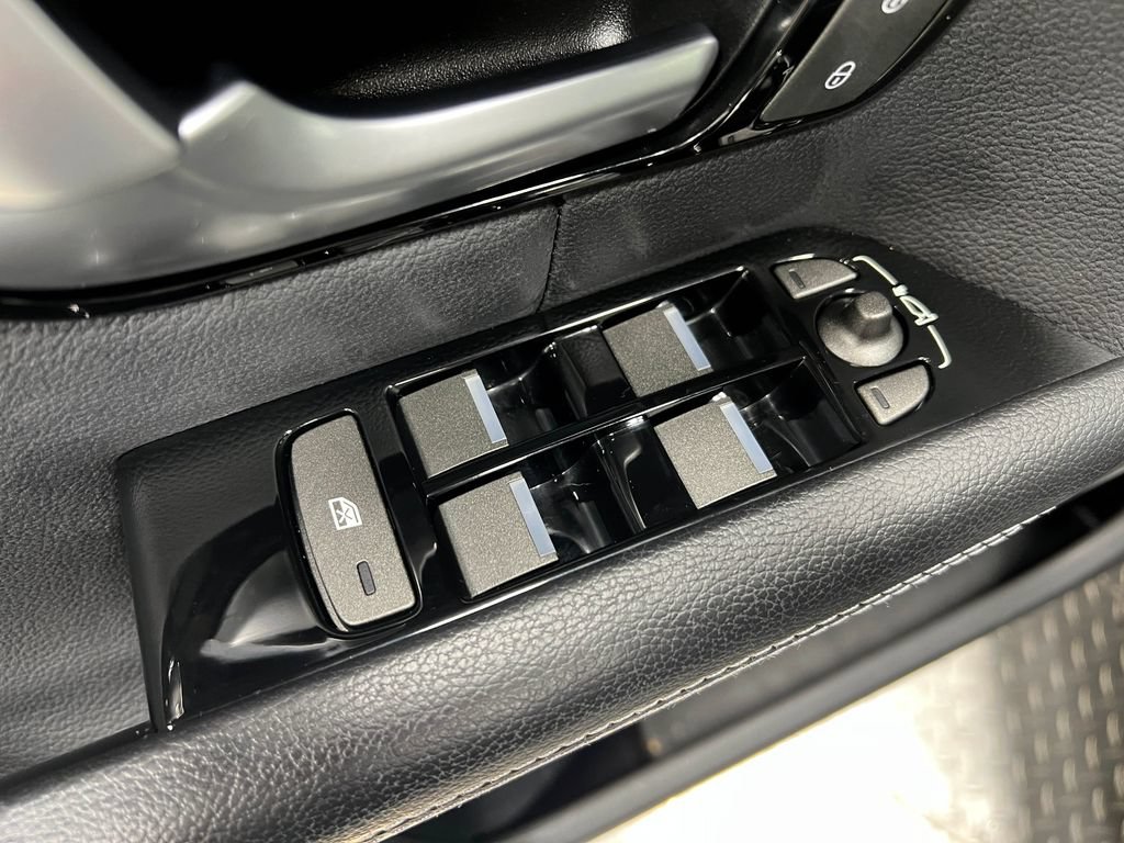 Used 2017 Land Rover Range Rover Evoque SE Premium AWD/4WD image 16
