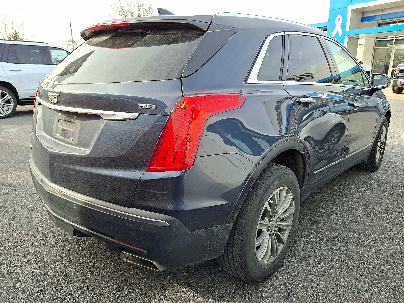 Used 2018 Cadillac XT5 Luxury image 6