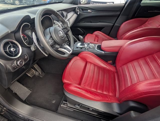 Used 2023 Alfa Romeo Stelvio Sprint RWD image 10