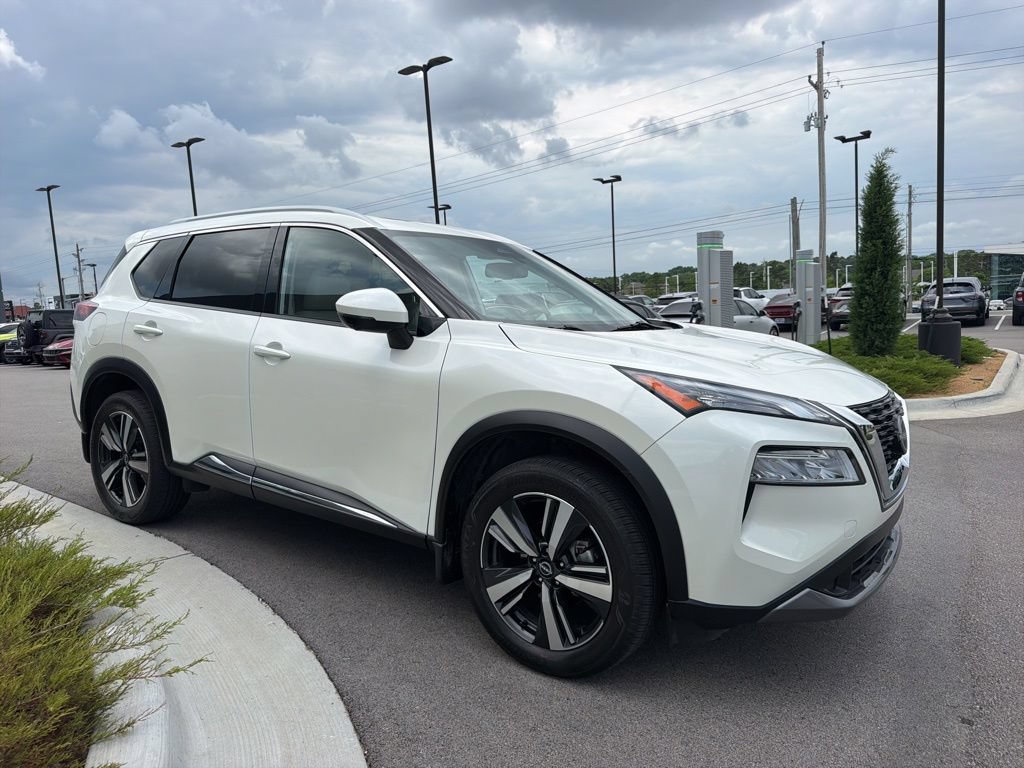 Used 2023 Nissan Rogue SL FWD image 3