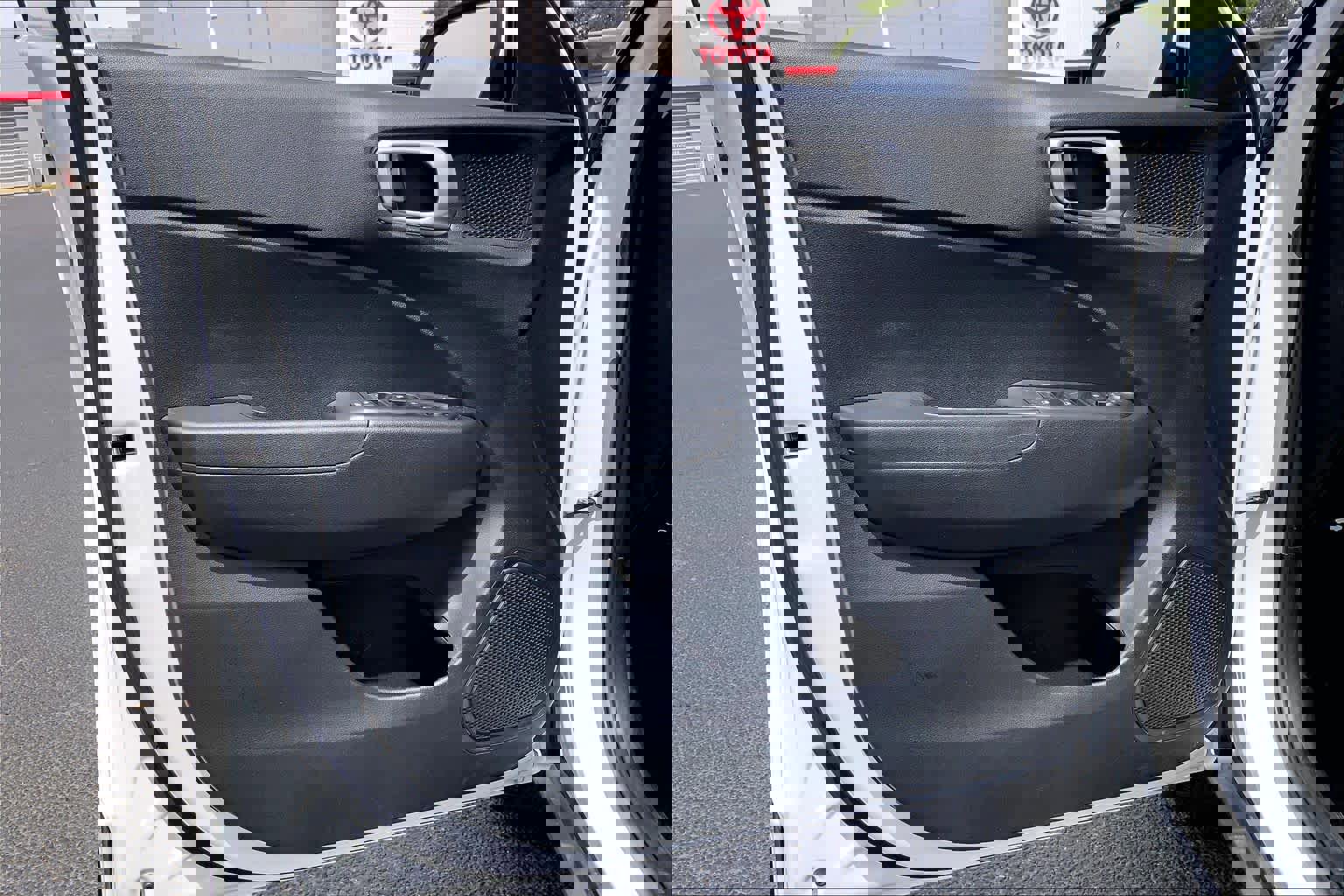 Used 2025 Hyundai Venue SEL FWD image 22