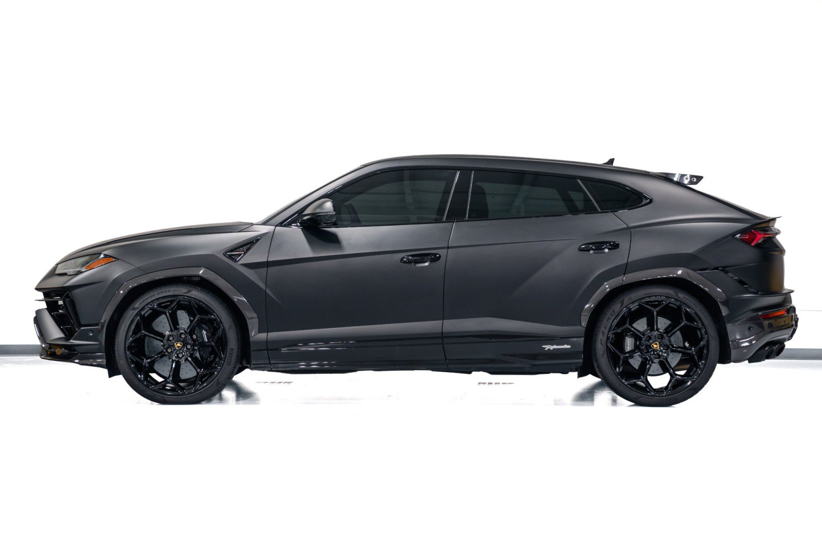 Used 2024 Lamborghini Urus Performante AWD/4WD image 9
