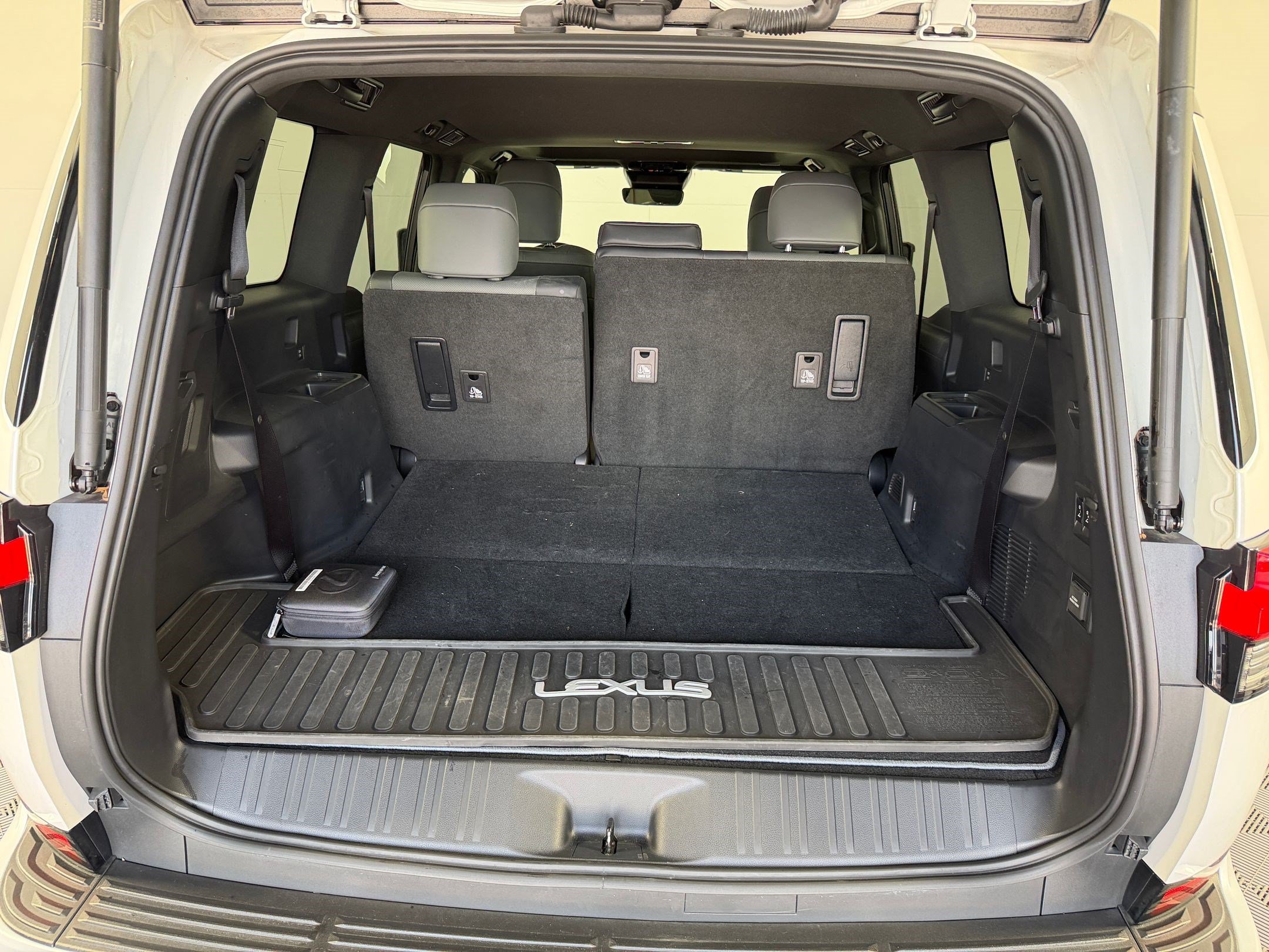 Used 2024 Lexus GX 550 w/ Accessory Package (Z1) AWD/4WD image 33