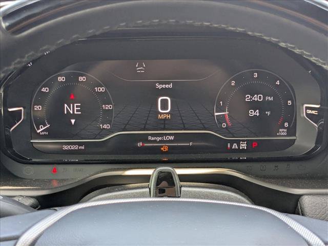 Used 2024 GMC Yukon Denali w/ Advanced Technology Package AWD/4WD image 11