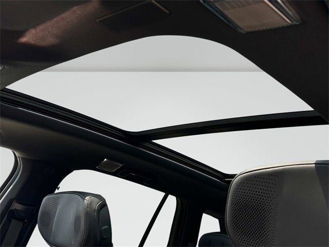 New 2026 Cadillac Vistiq Sport w/ LPO, Floor Liner Package image 9
