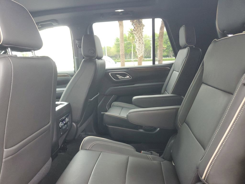 Used 2021 Chevrolet Tahoe Premier w/ Premium Package image 14