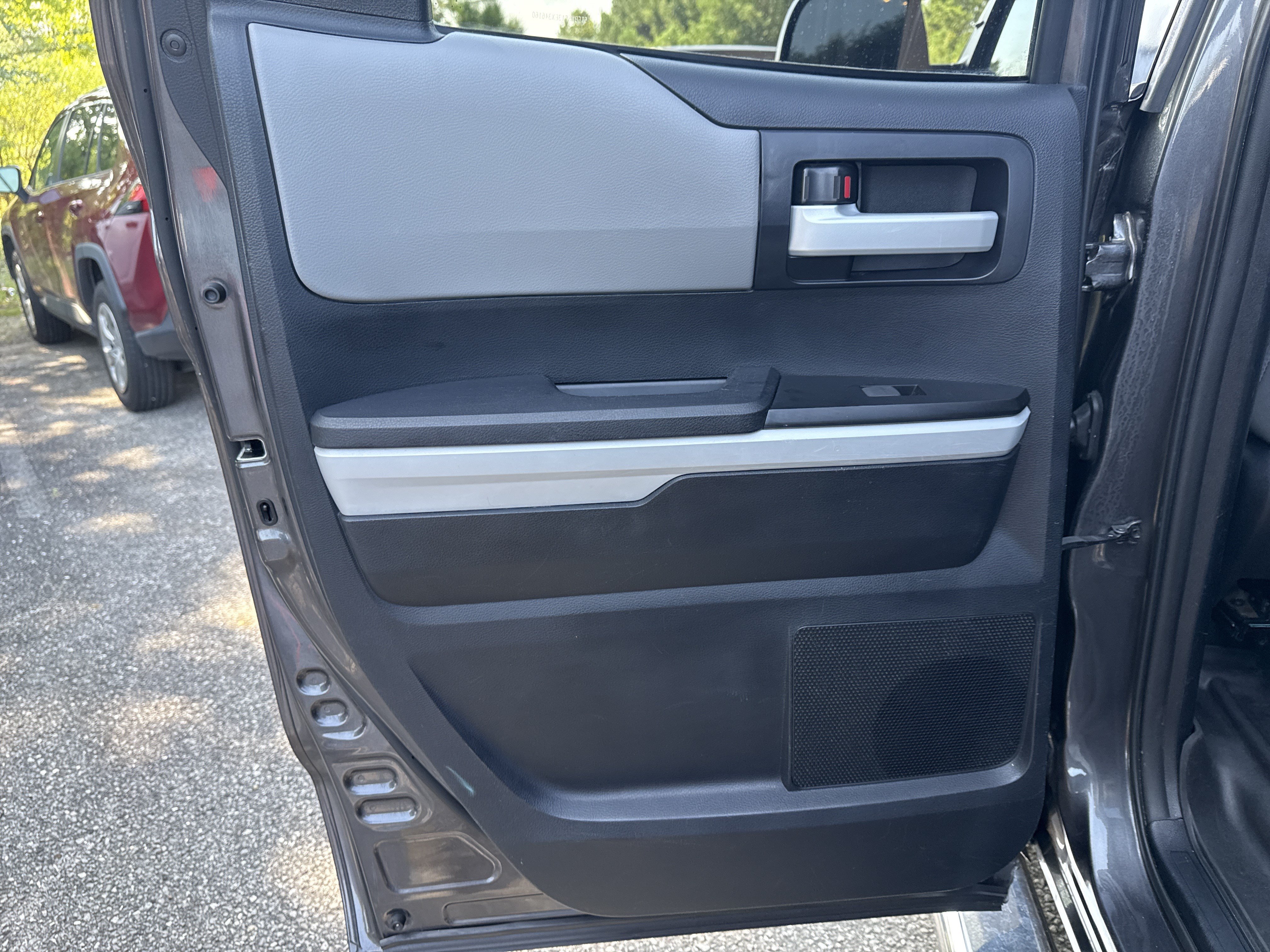 Used 2014 Toyota Tundra Limited AWD/4WD image 20