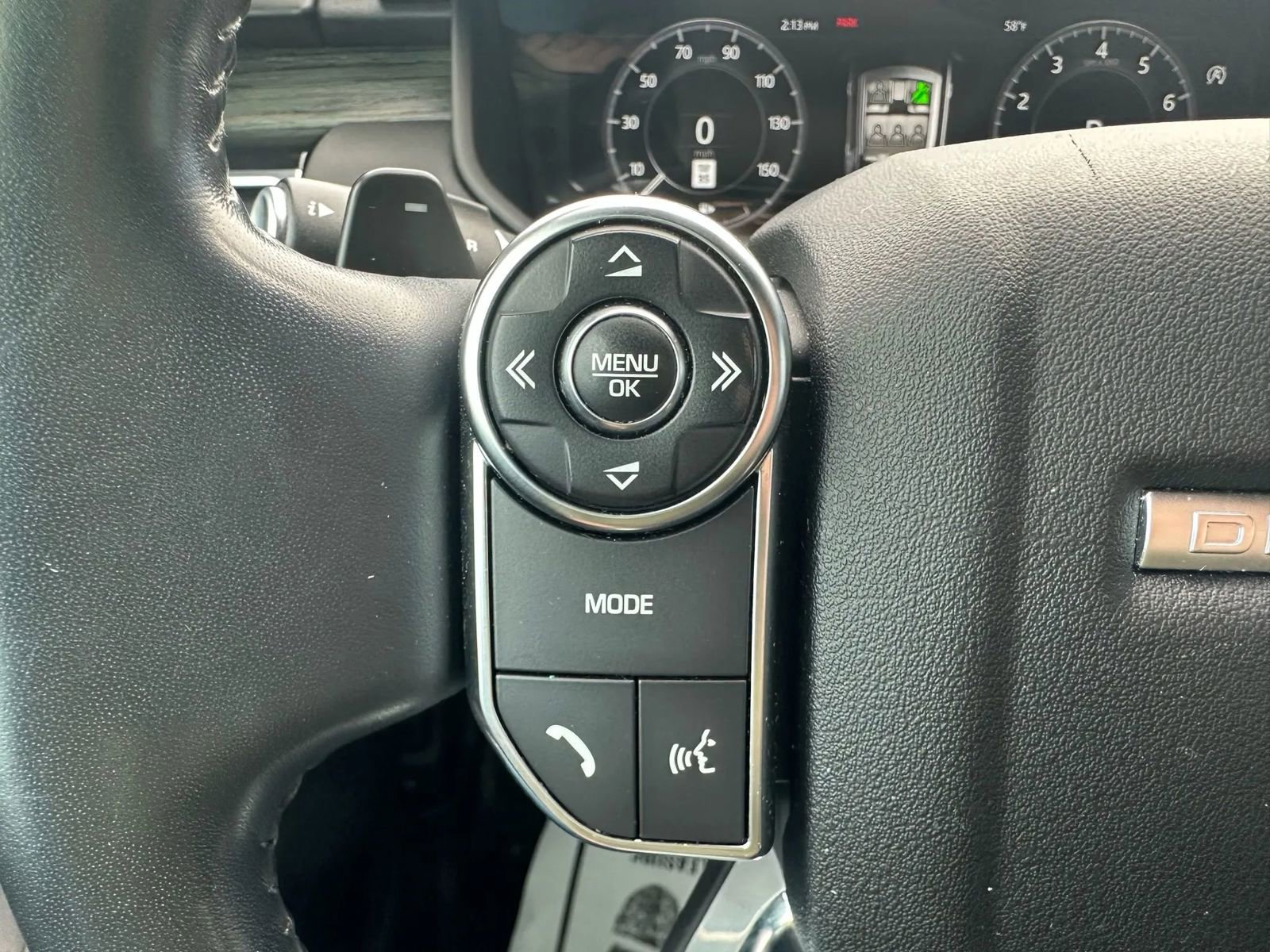 Used 2018 Land Rover Discovery HSE image 28