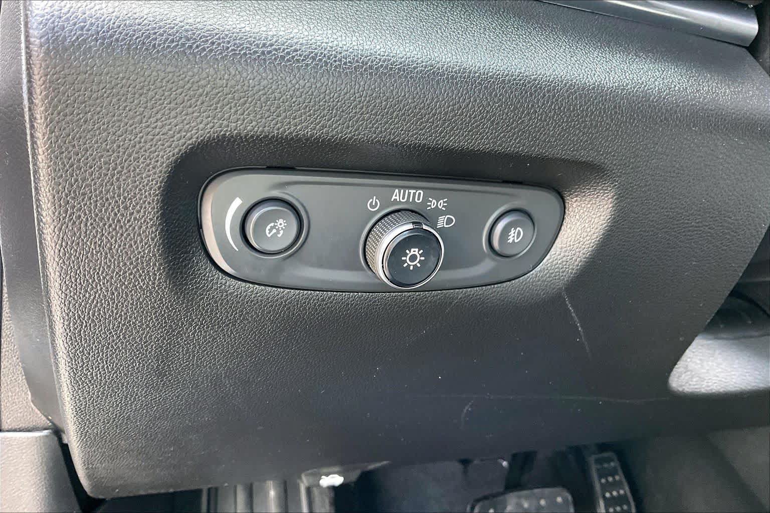 Used 2018 Chevrolet Traverse LT FWD image 10