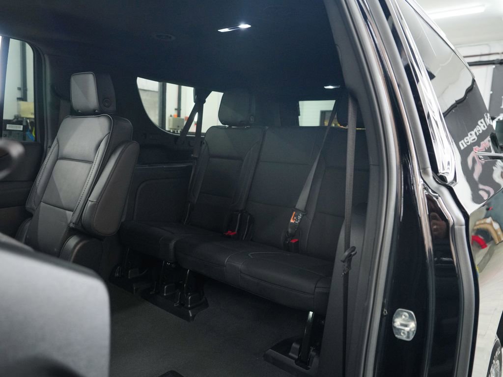 Used 2025 GMC Yukon XL Denali AWD/4WD image 33