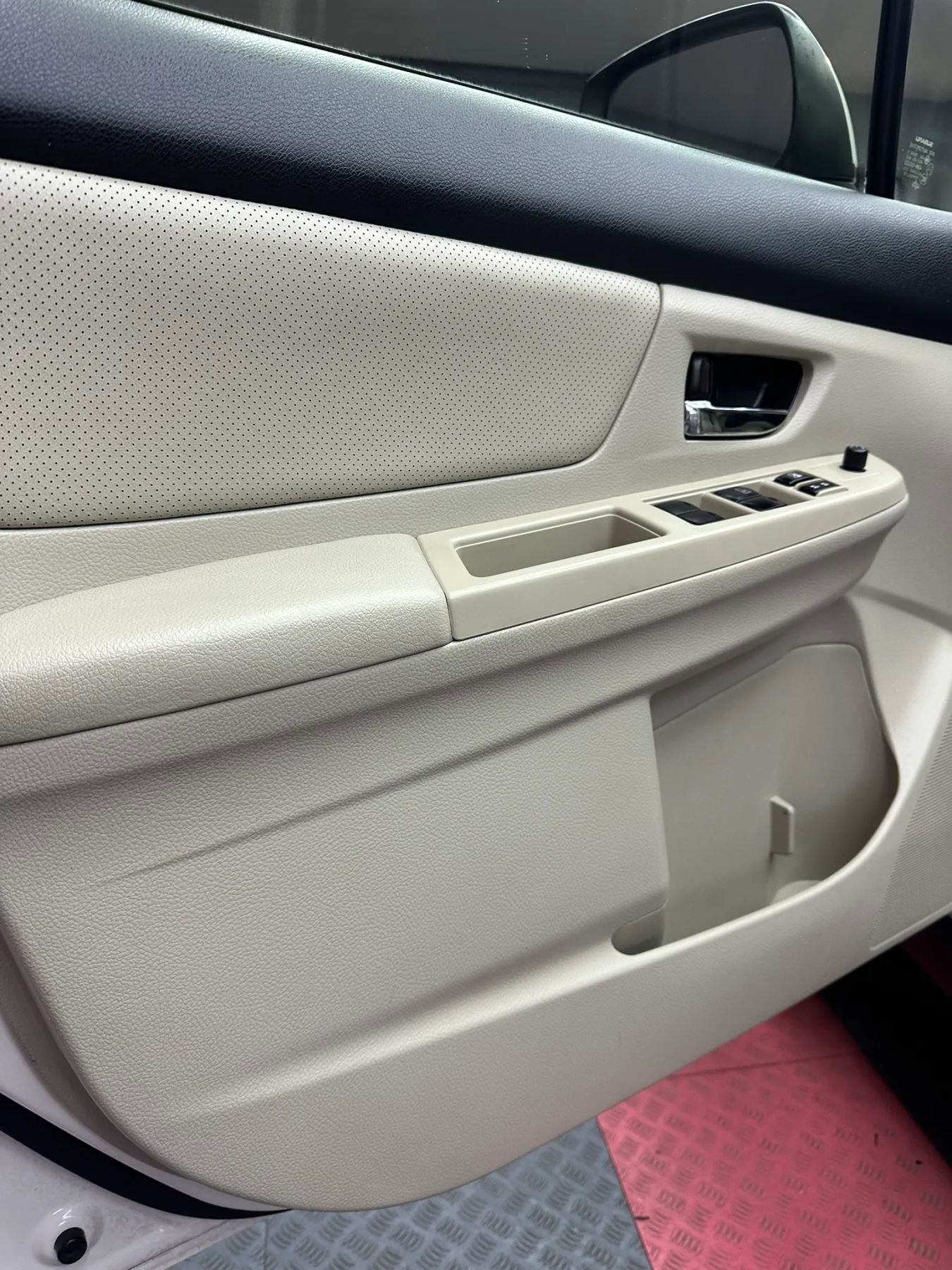 Used 2014 Subaru Crosstrek 2.0i Limited image 9