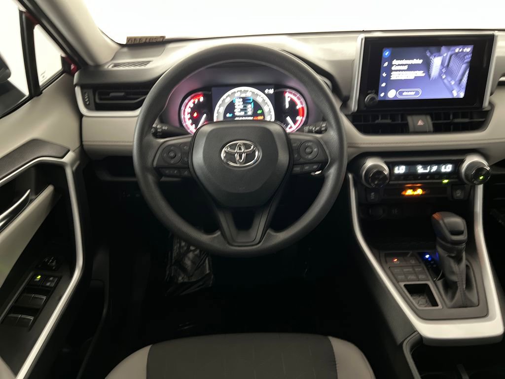 Used 2025 Toyota RAV4 XLE AWD/4WD image 15
