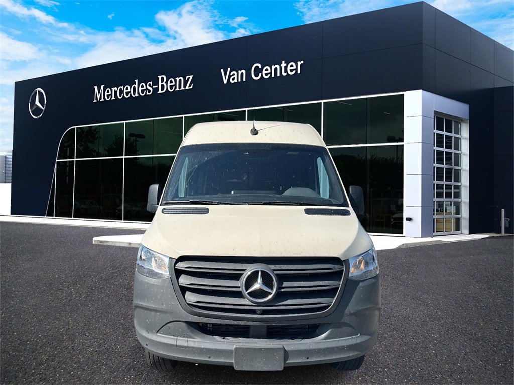 Used 2024 Mercedes-Benz Sprinter 2500 image 7