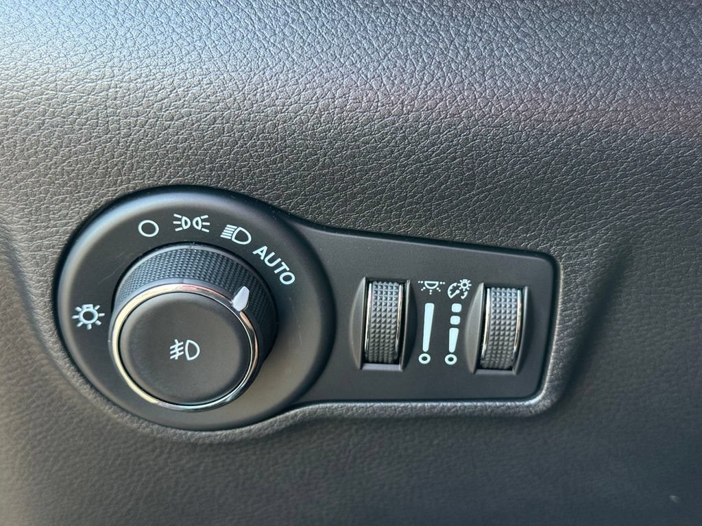 Used 2023 Jeep Compass Limited w/ Elite Group AWD/4WD image 21