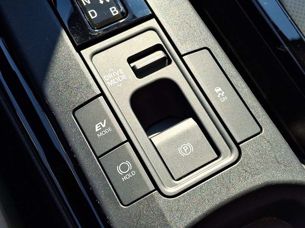 Certified 2024 Toyota Prius XLE AWD/4WD image 27