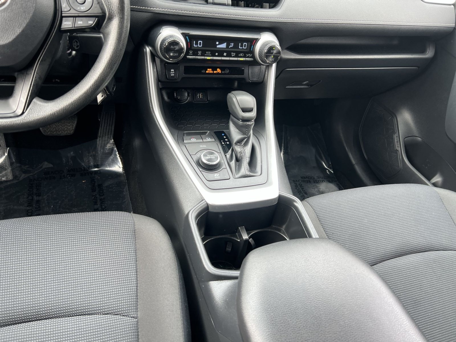 Used 2023 Toyota RAV4 LE AWD/4WD image 21