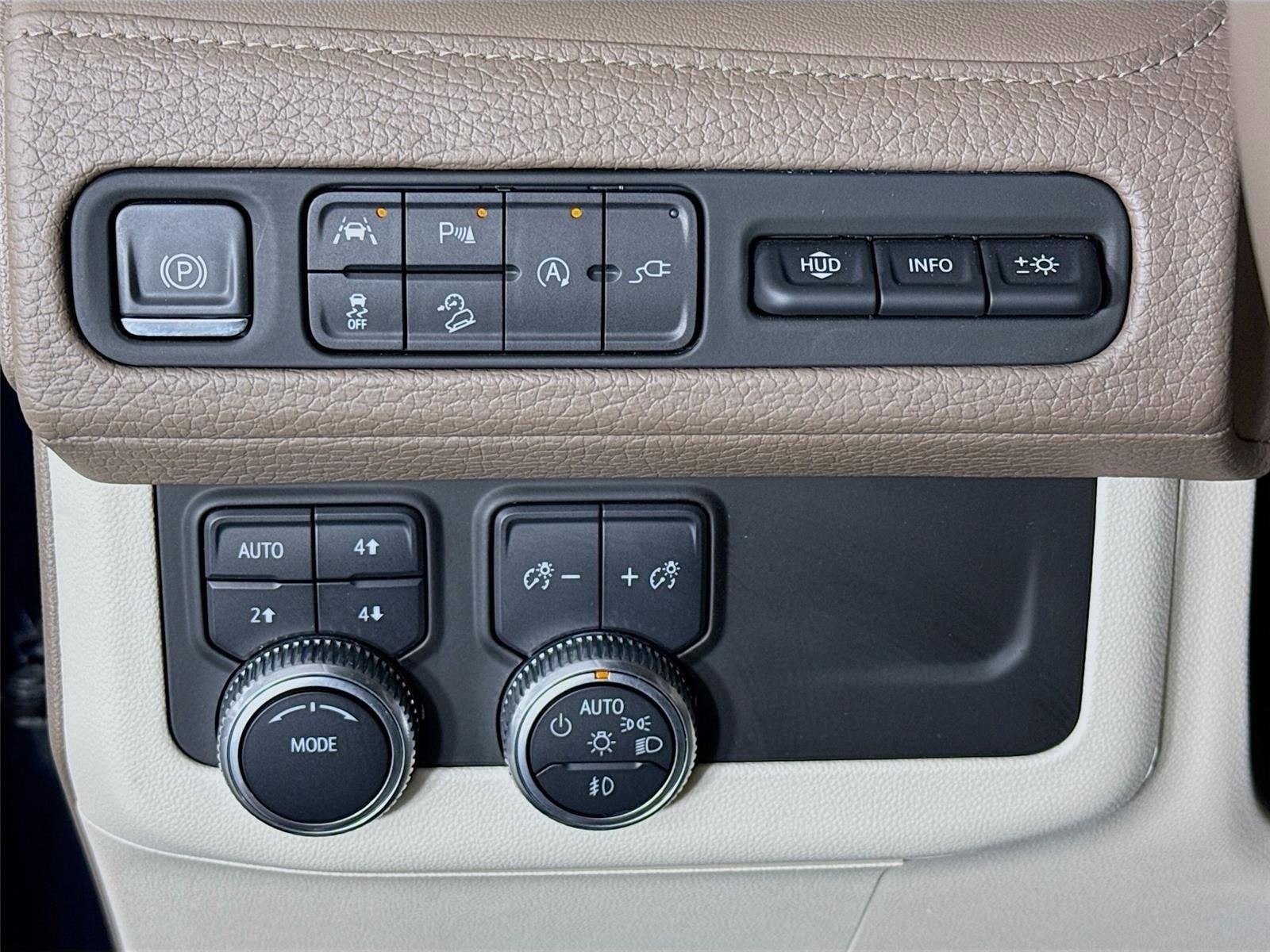 Certified 2021 GMC Yukon XL Denali w/ Advanced Technology Package AWD/4WD image 10