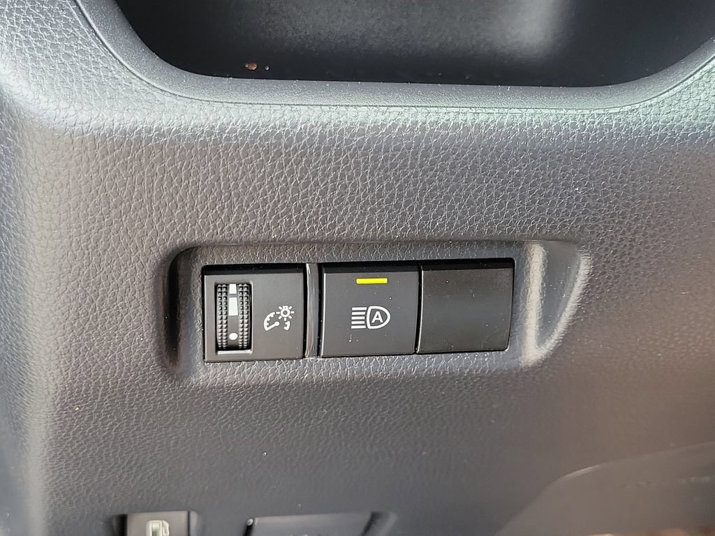 Used 2024 Toyota RAV4 AWD Hybrid image 30
