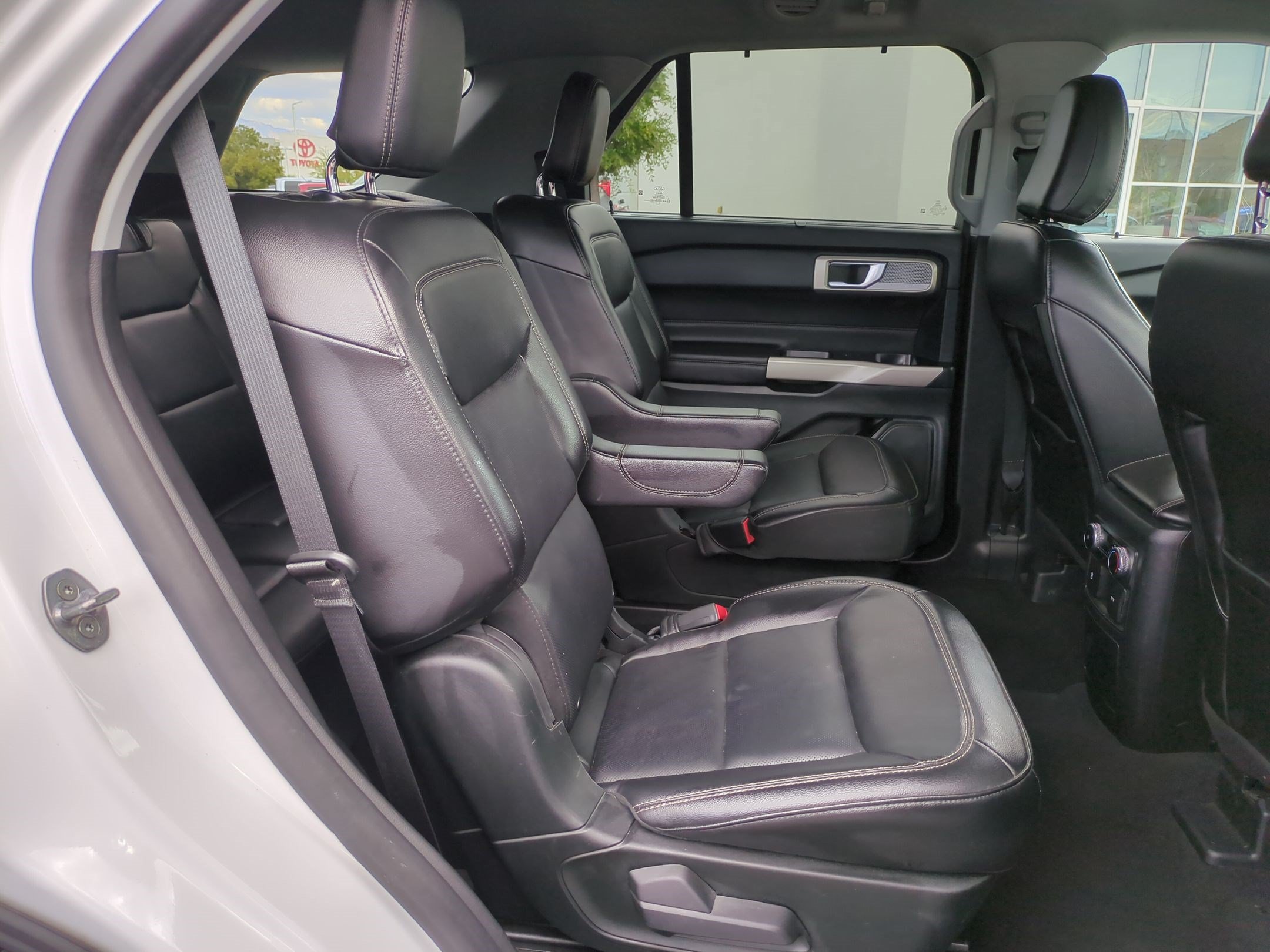Certified 2023 Ford Explorer Limited AWD/4WD image 31