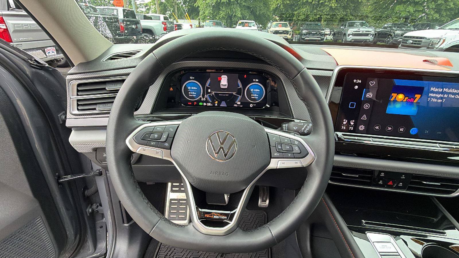 Used 2025 Volkswagen Atlas Peak Edition SE AWD/4WD image 27