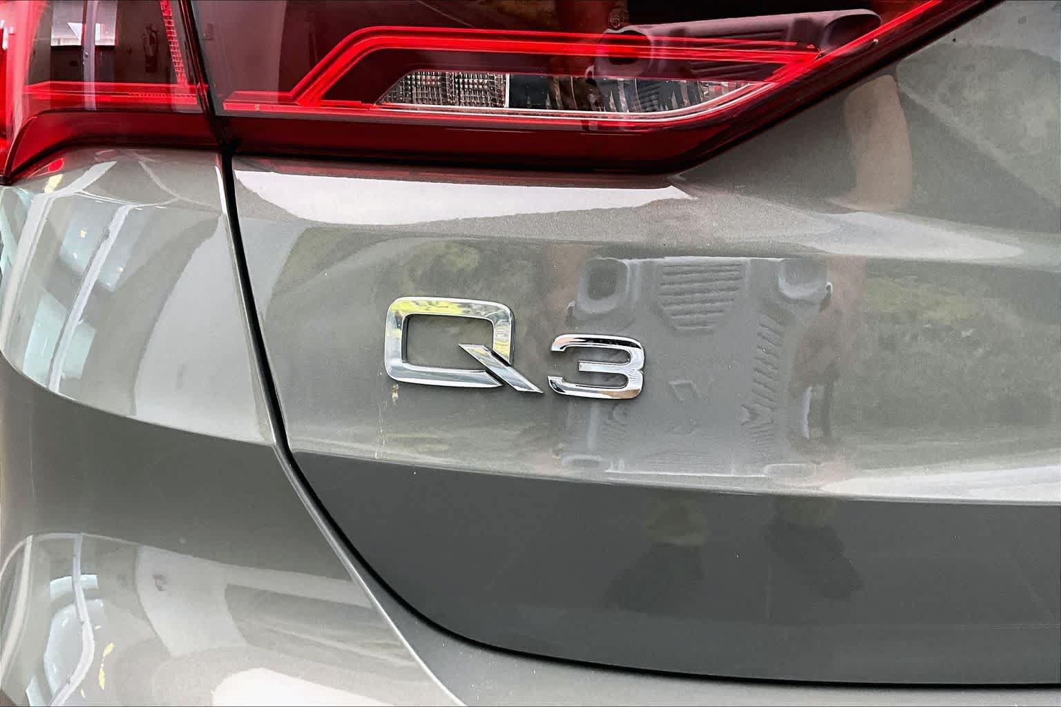 Certified 2025 Audi Q3 2.0T Premium Plus w/ Premium Plus Package AWD/4WD image 33