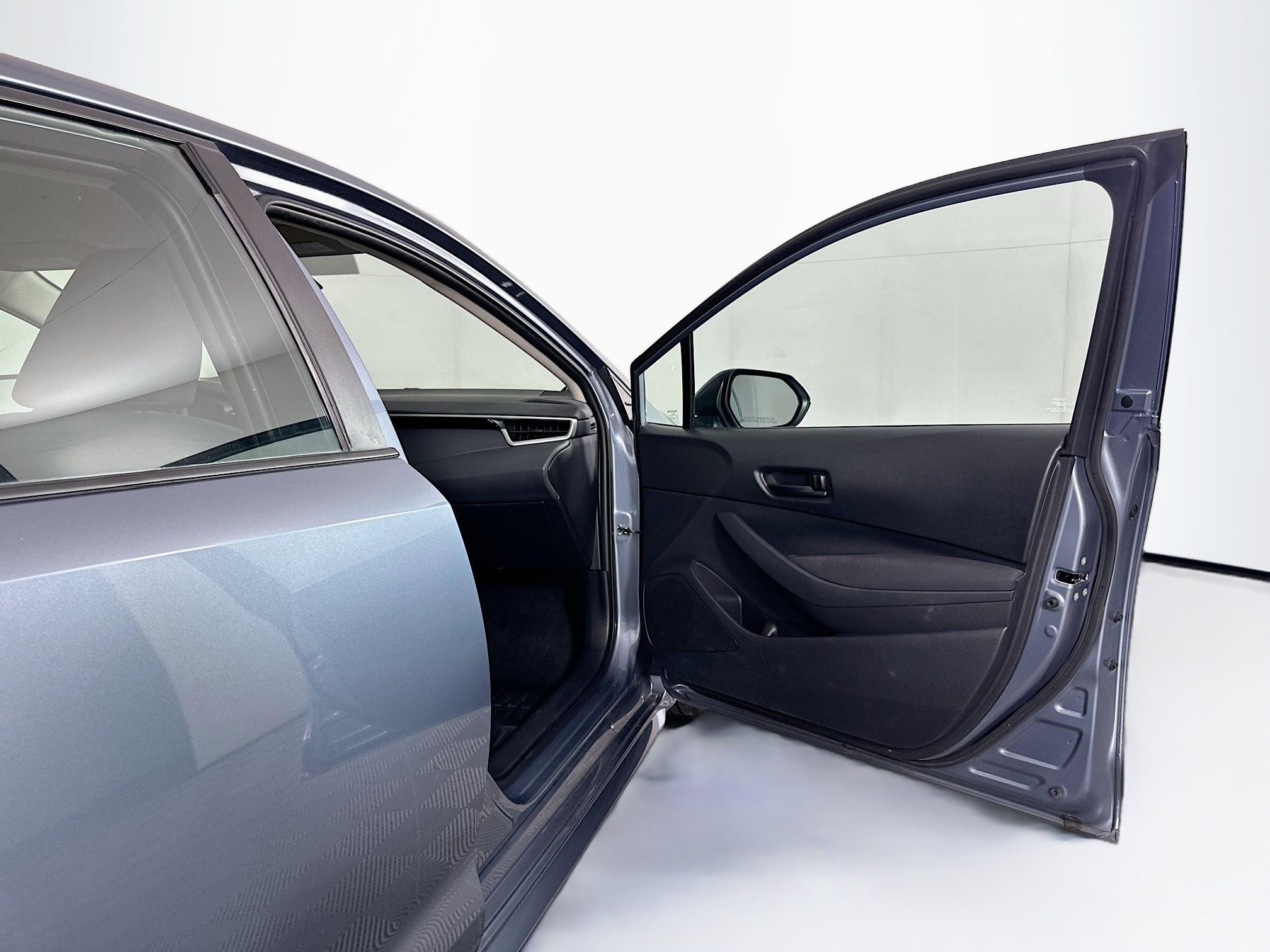 Used 2023 Toyota Corolla LE FWD image 29