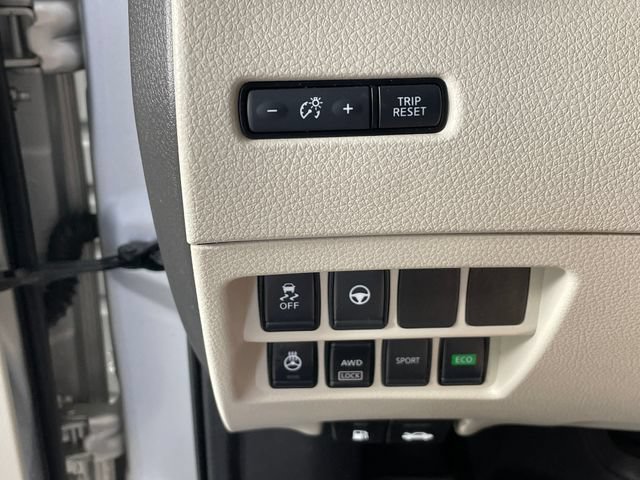 Used 2020 Nissan Rogue Sport SL w/ Premium Package AWD/4WD image 14
